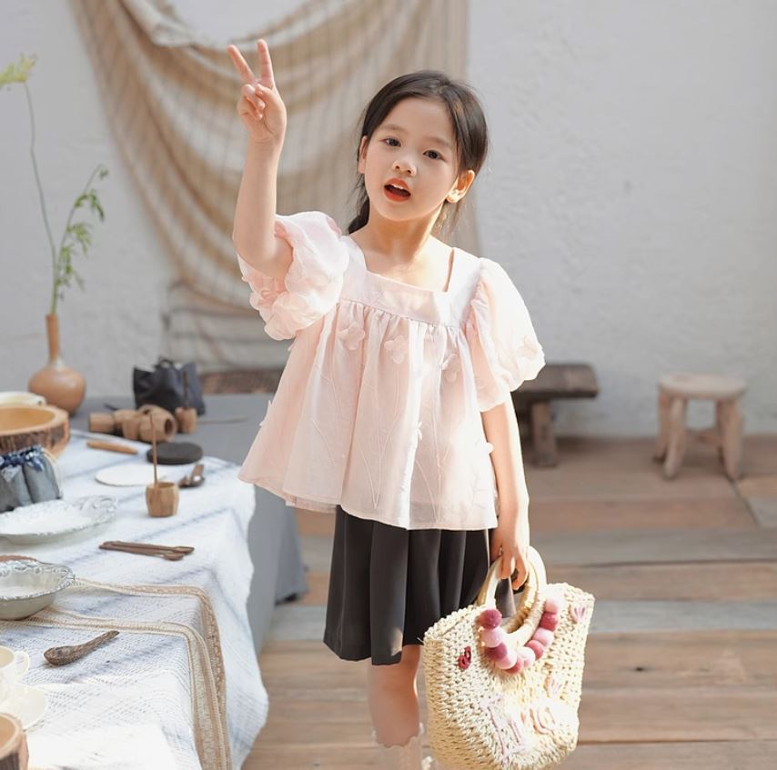 [Preorder] Puff Sleeves 3D Embroidery Blouse