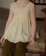 Load image into Gallery viewer, [Preorder] Hollow Lace Vest Top
